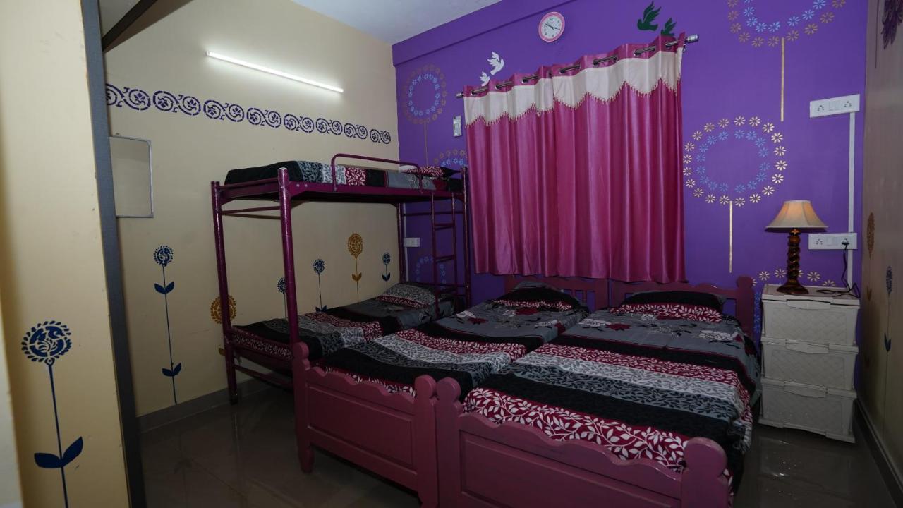 Easvari Grand Pg For Women - Female Only Hostel Τσενάι Εξωτερικό φωτογραφία