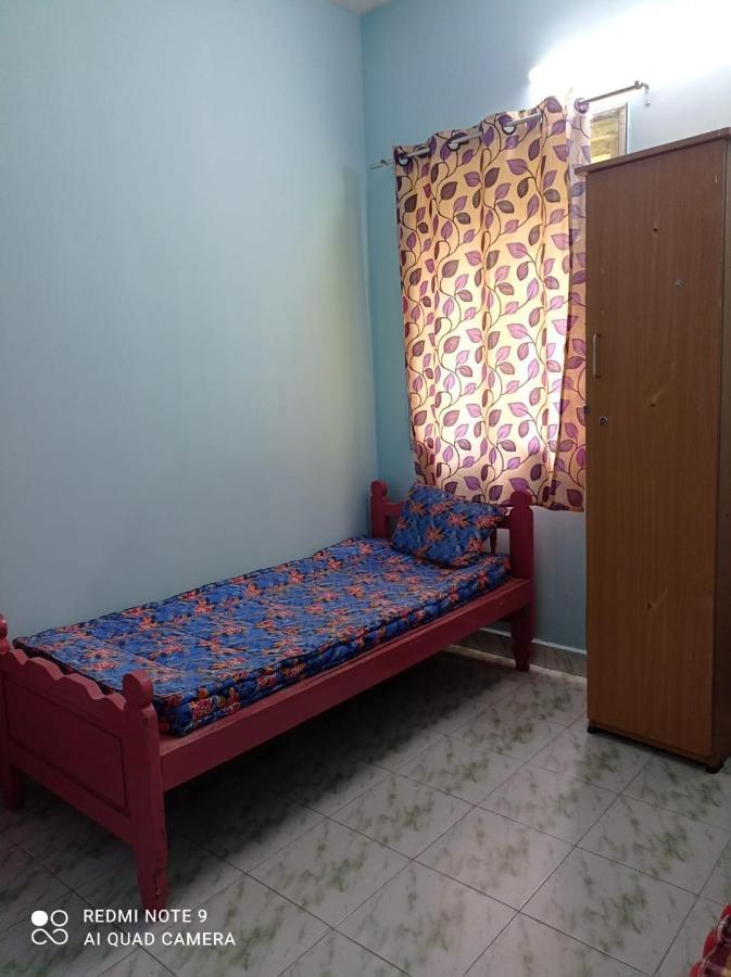 Easvari Grand Pg For Women - Female Only Hostel Τσενάι Εξωτερικό φωτογραφία